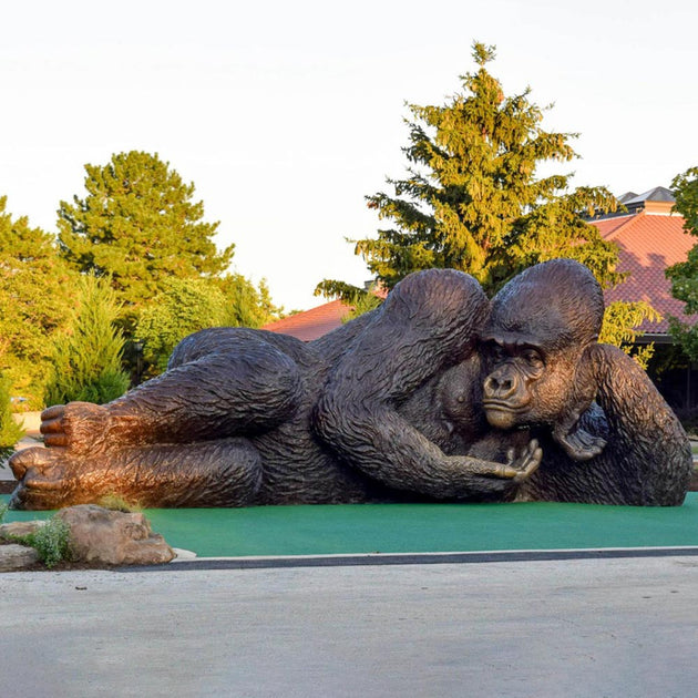 Brookfield Zoo now home to world's largest gorilla sculpture