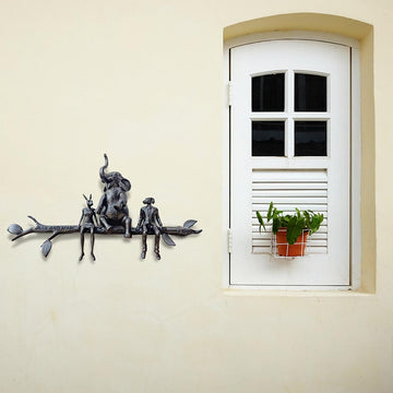 A Little Surprise Friendship (Bronze Sculpture)