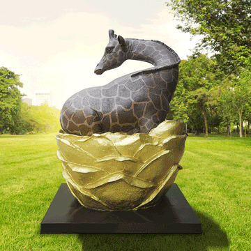 The Giraffe Was in Big Bloom