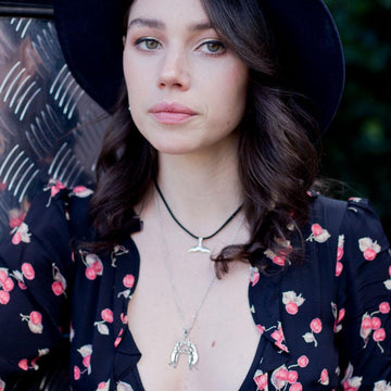 They knew it was love at first sight (Pendant)