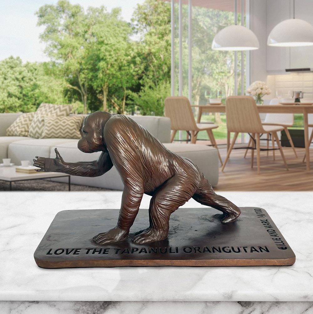 バンクシー　2G TOKYO MONKEY SIGN BRONZE STATUE Monkey Sign Bronze #2 Statue by Medicom Toy | Sideshow Collectibles