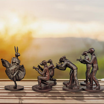 Pap Dogs Love Marilyn (Bronze Sculpture, Miniature Collection)