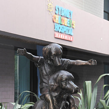 It's a beautiful day (Bronze Sculpture)