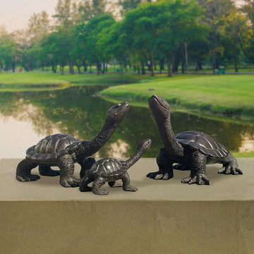 Long Neck Turtles Family (Bronze Sculpture)