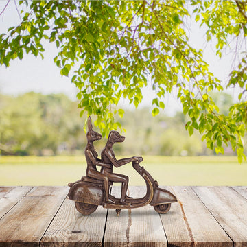 The Vespa Riders in Love (Bronze Sculpture, Pocket Size)