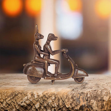The Vespa Riders in Love (Bronze Sculpture, Pocket Size)