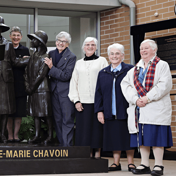 Guiding the Way (Bronze Sculpture)