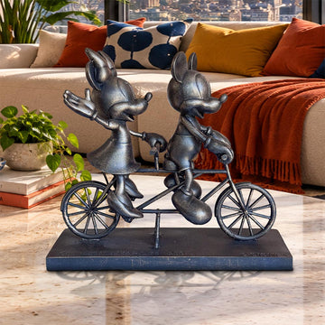 Mickey and Minnie Go Around the World with Love (Bronze Sculpture, Miniature Collection)