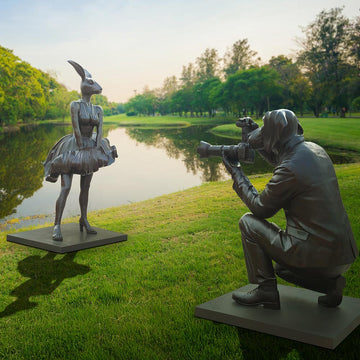 A star is born (Marilyn Rabbit) & Paparazzi loves Marilyn (Paparazzi dog)