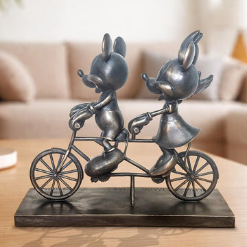 Mickey and Minnie Go Around the World with Love (Bronze Sculpture, Miniature Collection)