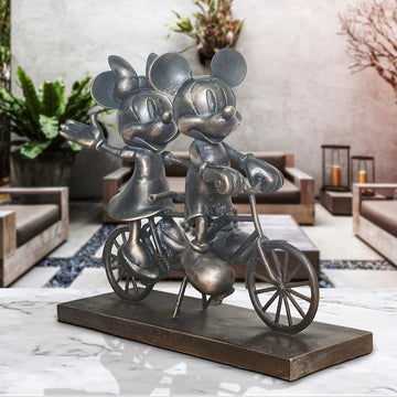 Mickey and Minnie Go Around the World with Love (Bronze Sculpture, Miniature Collection)