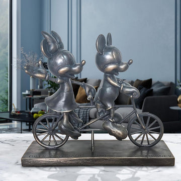 Mickey and Minnie Go Around the World with Love (Bronze Sculpture, Miniature Collection)
