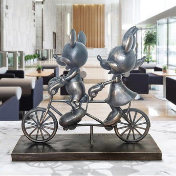 Mickey and Minnie Go Around the World with Love (Bronze Sculpture, Miniature Collection)