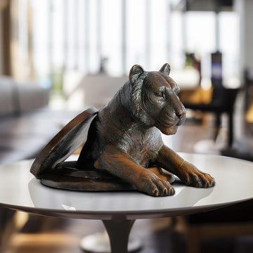 Come out now, Tiger (Bronze Sculpture, Medium)