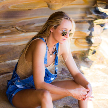 Their love could fill an entire ocean (Pendant)