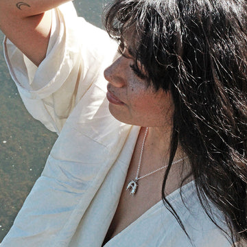 They knew it was love at first sight (Pendant)