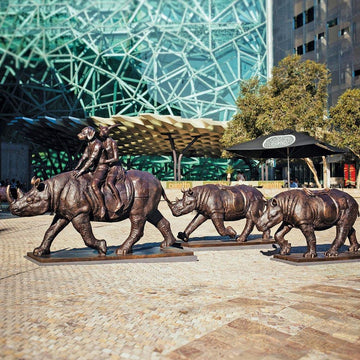 Run for your lives (Bronze Sculpture)