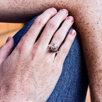 She had him wrapped around her finger (Ring)